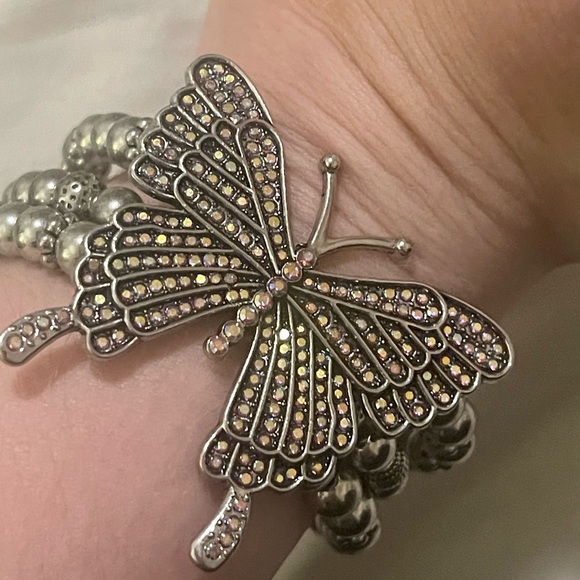 Iridescent butterfly 🦋 silver elastic stretch bracelet - Picture 7 of 10